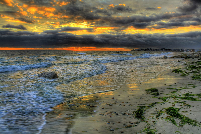 Sunset, colorful, bonito, clouds, stormy, sea, beach, sand, stones, beauty, reflection, lovely, view, ocean, colors, waves, sky, storm, peaceful, nature, HD wallpaper