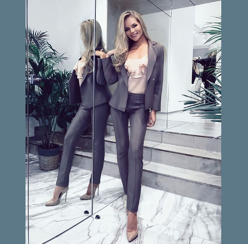 alena vragevskaya, mirror, matching jacket, cream coloured heels, steps, great smile, pltinum blonde, grey slim pants, white blouse with ruffles, HD wallpaper