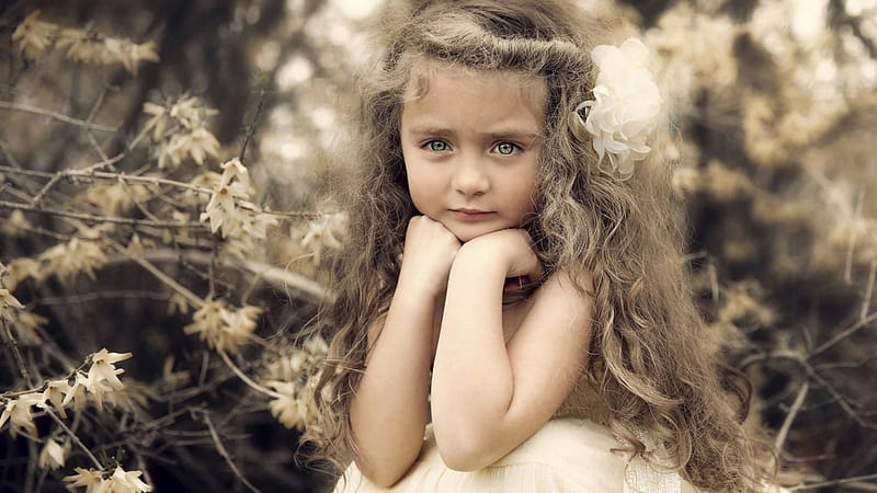 Small girl, hands, Small, girl, deep in thought, HD wallpaper | Peakpx