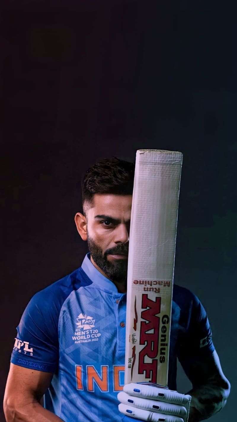 Best Virat Kohli, Holding Bat, sports, cricketer, HD phone wallpaper