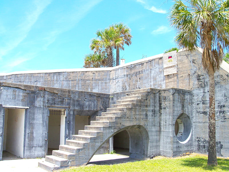 ~Battery McIntosh~Egmont Key, Florida~Fort Dade~, guerra, grass, stairs, sky, clouds, palm trees, florida, structure, foilage, nature, concrete, artillery, island, history, fort, navy, HD wallpaper