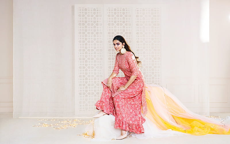 7 times Deepika Padukone graced international red carpet in style - Photos  News