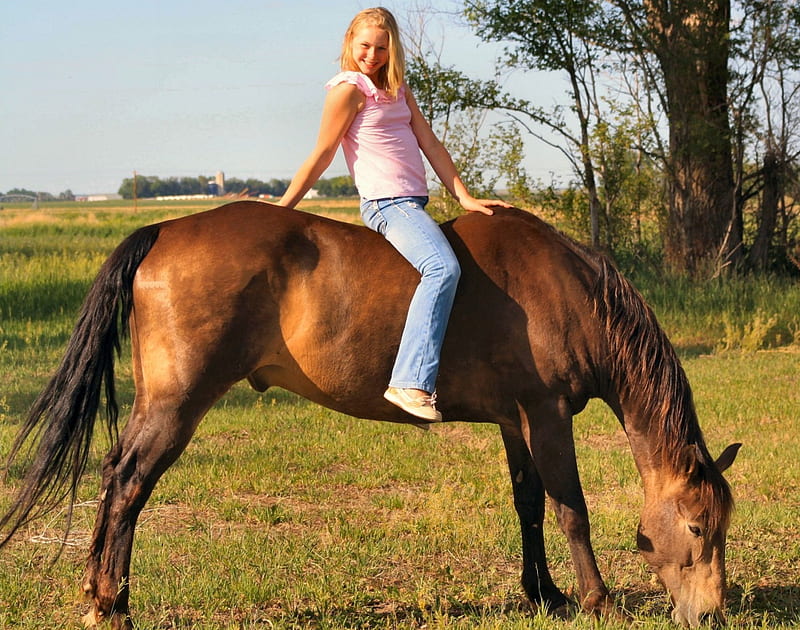 Ranch Life, female, models, boots, ranch, fun, women, horses, cowgirls, girls, blondes, western, style, HD wallpaper