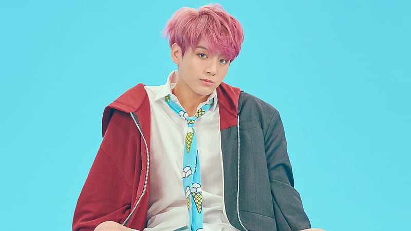 Light Pink Hair Jungkook K-Pop Singer Is Sitting In Blue Background Wearing Colorful Dress Jungkook, HD wallpaper