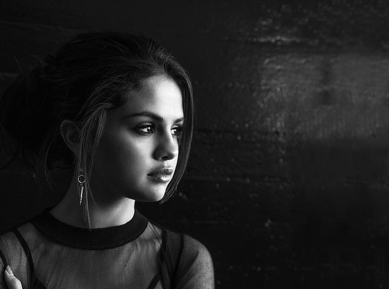 Selena Gomez Monochrome , selena-gomez, music, celebrities, girls, monochrome, black-and-white, HD wallpaper