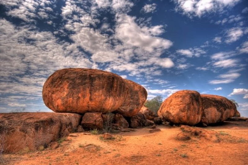 Alice Springs-Large Boulders, australia, desert, clouds, boulders, HD wallpaper