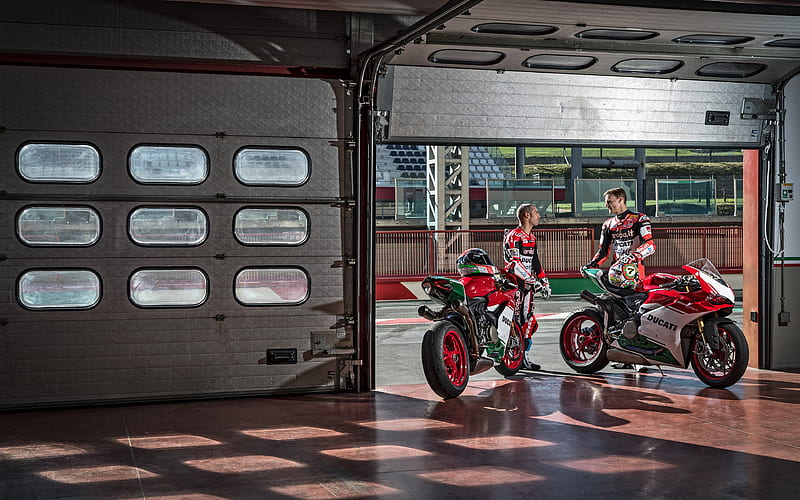 Ducati 1299 Panigale garage, 2017 bikes, riders, italian motorcycles, superbikes, Ducati, HD wallpaper