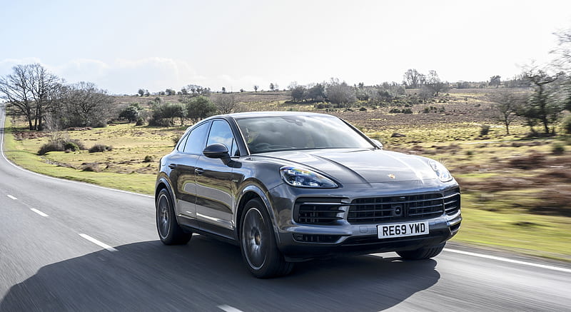 2020 Porsche Cayenne E-Hybrid Coupe (UK-Spec) - Front Three-Quarter ...