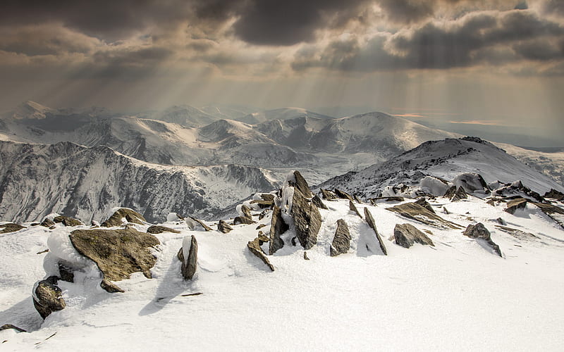 Sun Rays Above The Snowy Mountains, HD wallpaper