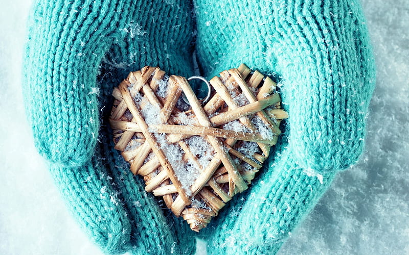 blue mittens, heart, hands, wooden heart, winter, snow, HD wallpaper