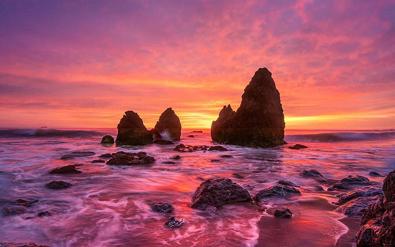 A vibrant sunset at Rodeo Beach in Marin County, California, sky, sea, rocks, usa, colors, clouds, HD wallpaper