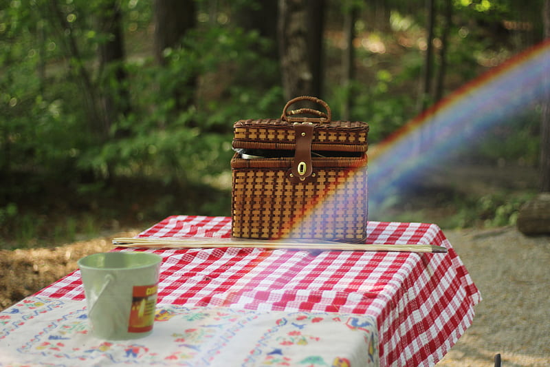 picnic basket on table, HD wallpaper