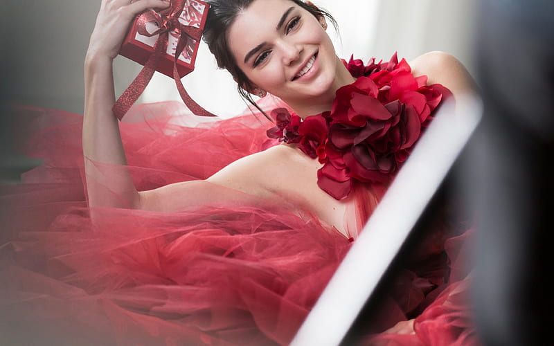 Kendall Jenner red dress, american actress, movie stars, Hollywood, hoot, beauty, smile, HD wallpaper