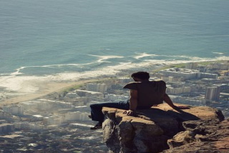 Awesome of a Man Sitting on a Cliff Ledge in Cape Town, oceans, amazing, canyons, mountain view, city, beaches, mountains, cliff top, people, scary, towns, spectacular, HD wallpaper