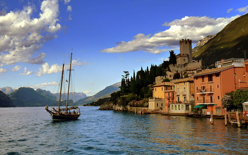 Lake Garda, Lago di Garda, Garda, evening, sunset, sailboat, beautiful lake, Malcesine, Eastern Lombard, Italy, HD wallpaper