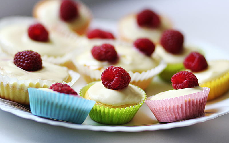raspberry muffins, baked goods, white frosting muffins, sweets, muffins, HD wallpaper