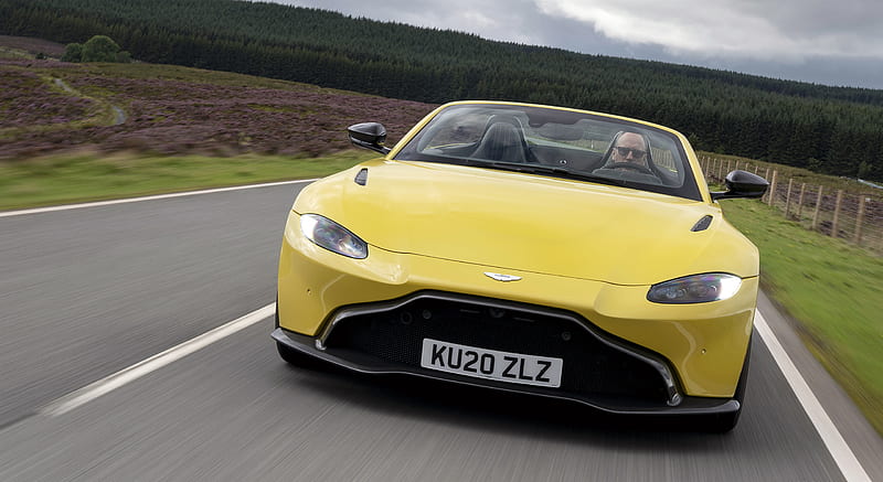 2021 Aston Martin Vantage Roadster (Color: Yellow Tang) - Front , car, HD wallpaper 2021 Aston Martin Vantage Roadster (Color: Yellow Tang) - Front , car, HD wallpaper
