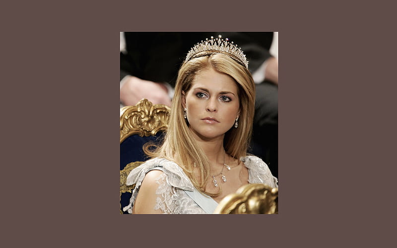 Diamond fringe tiara, Sweden, Queen, blond, gray, brown, bonito, silver, elegant, gold, gris, tiara, luxury, blue, necklace, earrings, gown, diamonds, jewelry, King, Royal, crown, white, HD wallpaper