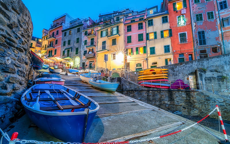 Riomaggiore, evening, boats, italian town, beautiful old houses, Cinque Terre, Italy, HD wallpaper