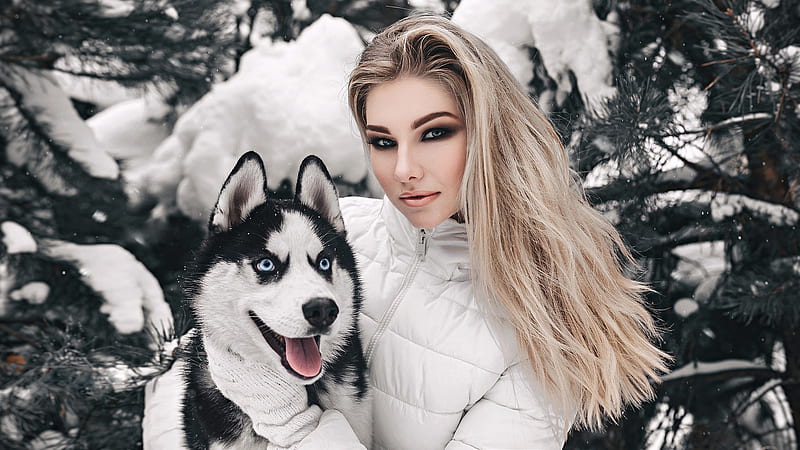 Beauty and the beast, model, caine, blonde, woman, winter, girl, snow, husky, dog, HD wallpaper