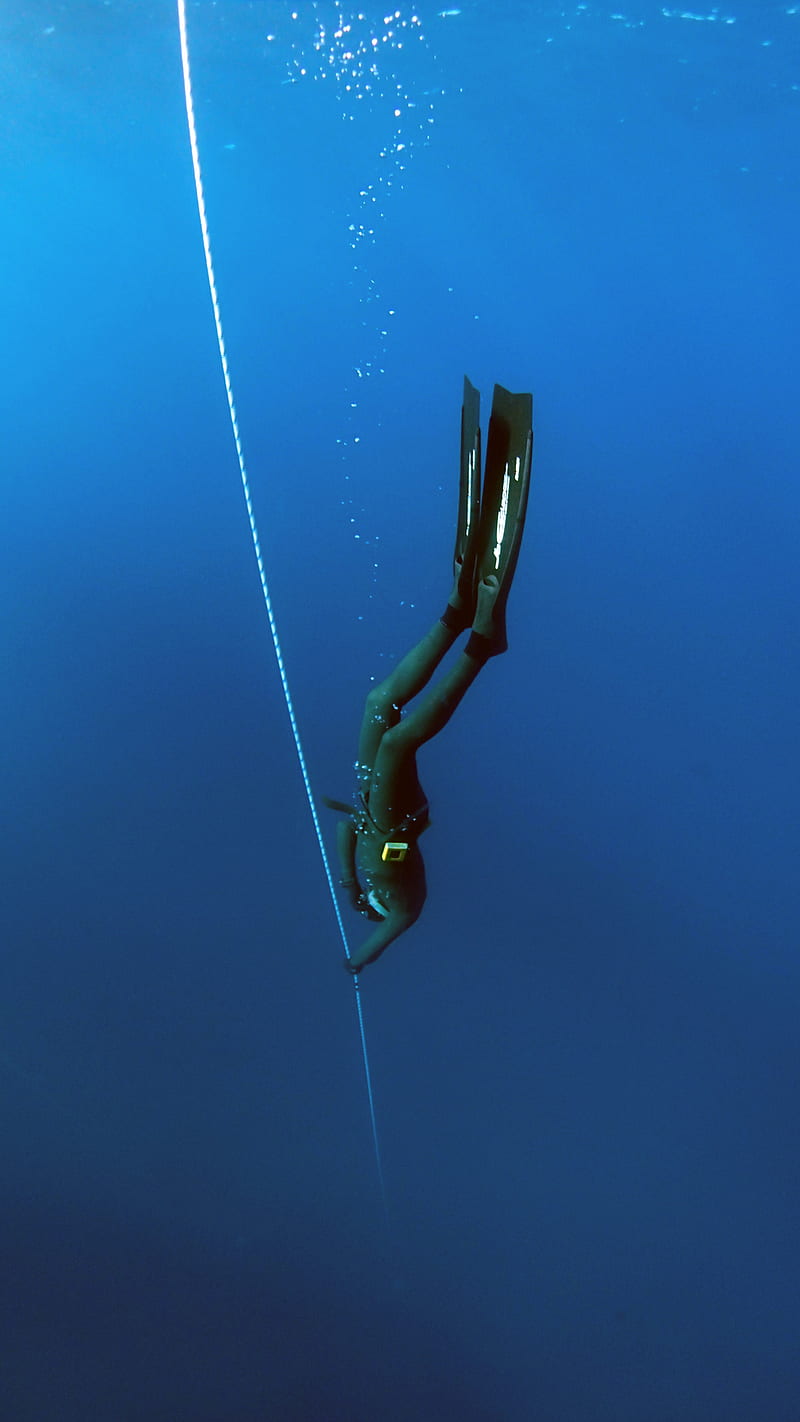 woman diving underwater, HD phone wallpaper