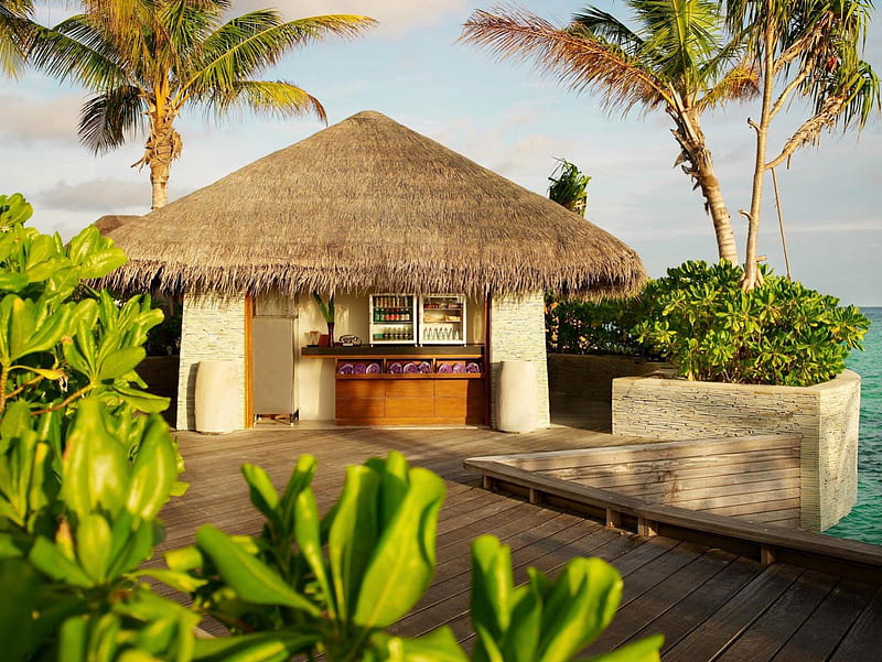Luxury Tiki Hut beach Villa by Pool and beach - desert island, resort, hut, villa, sea, atoll, beach, lagoon, maldives, bora bora, sand, luxury, islands, tiki, holiday, ocean, paradise, plants, gardens, island, tahiti, tropical, HD wallpaper