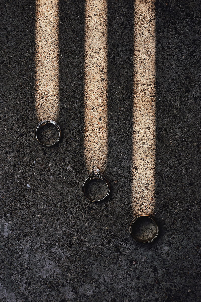 rings, rays, asphalt, light, HD phone wallpaper