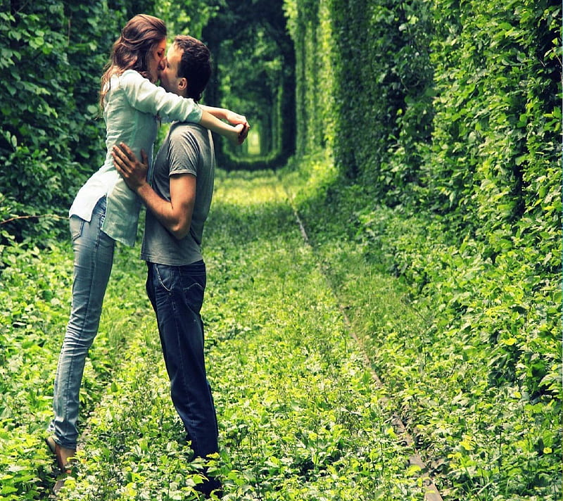 720p Free Download Kissing Couple Cute Feelings Love Hd Wallpaper Peakpx