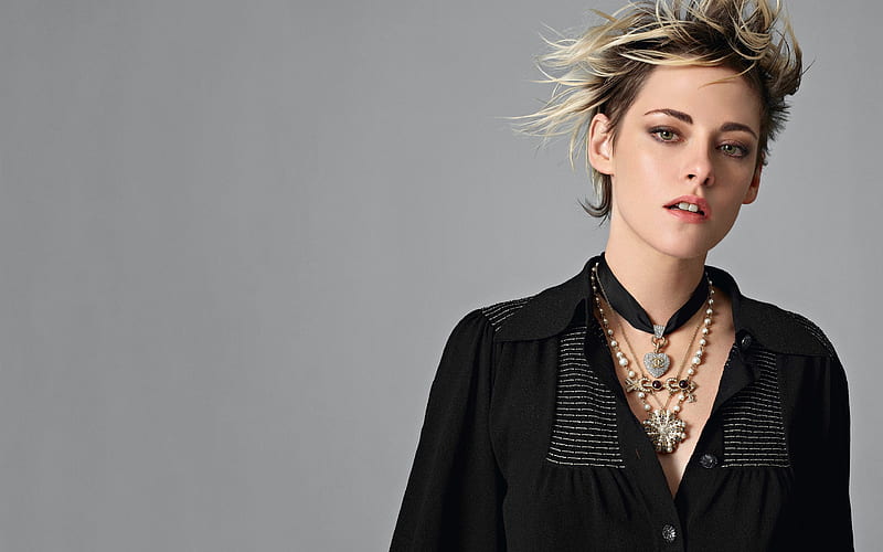 Kristen Stewart's Sleek New Haircut | Vogue