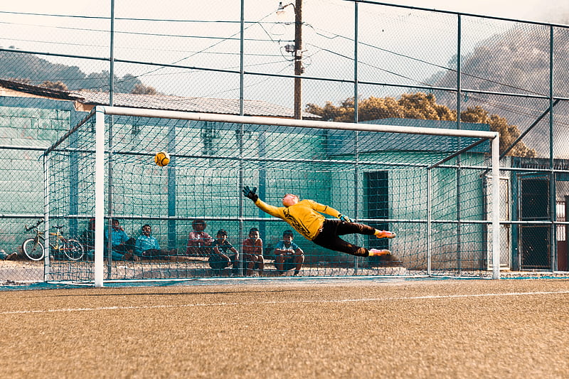 man jump about to hold ball near net, HD wallpaper