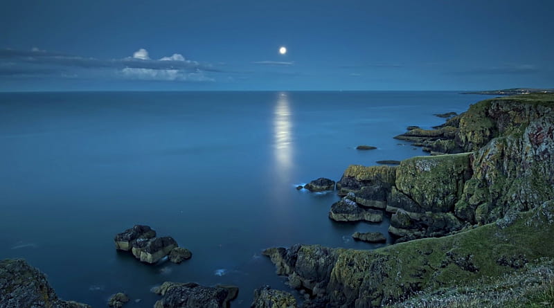 moon over rocky seacoast, rocks, moon, green, cliffs, reflection, coast, sea, HD wallpaper