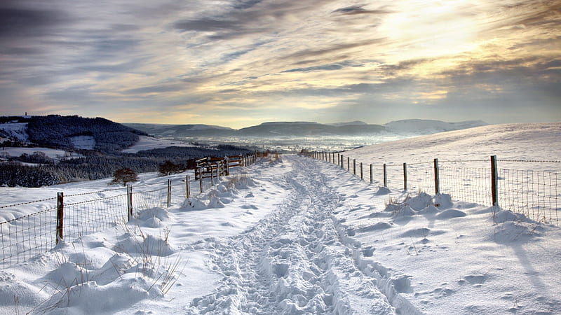 tracks in a country road in winter, countryside, sundown, fences, road, clouds, tracks, HD wallpaper