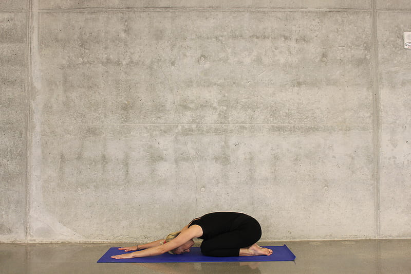 woman doing yoga, HD wallpaper