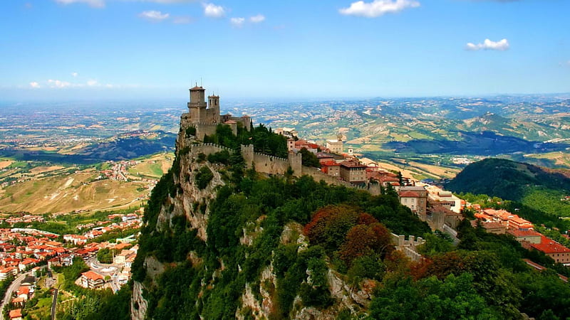 castle atop a mountain village, mountain, castle, vollage, wall, panorama, HD wallpaper