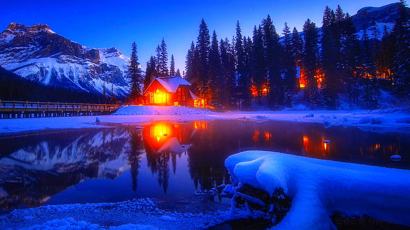 Emerald lake, mountain, snow, bonito, emerald, cabin, sunset, lake, winter, reflection, HD wallpaper