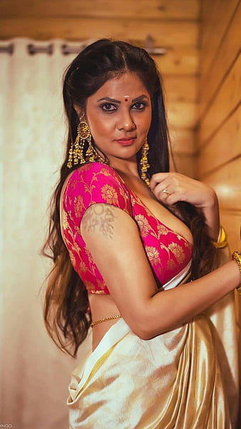 Aabha Paul, bollywood actress, saree lover, HD phone wallpaper | Peakpx