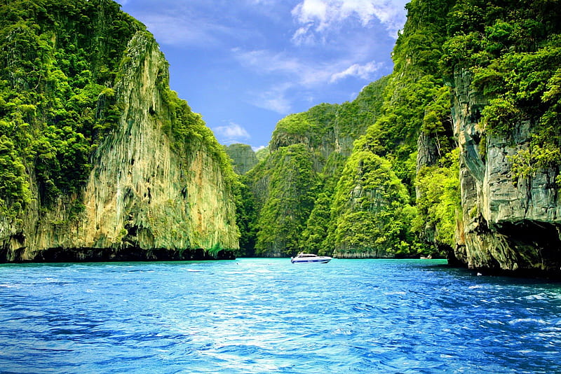 Maya bay - Phuket, Asia, rocks, pretty, shore, Phuket, bonito, mountain, nice, boat, cliffs, river, blue, exotic, lovely, Thailand, clear, greenery, place, sky, trees, lake, water, crystal, nature, walk, bay, HD wallpaper