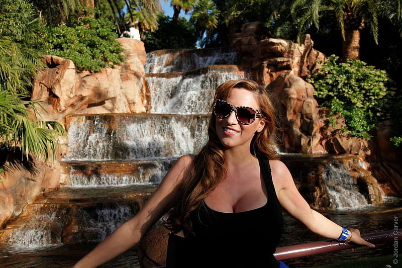 Jordan Carver Sunglasses Model Waterfall Vegas Sexy Hd Wallpaper Peakpx