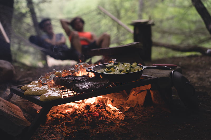 selective focus of skillet and meat on top of grill with fire, HD wallpaper