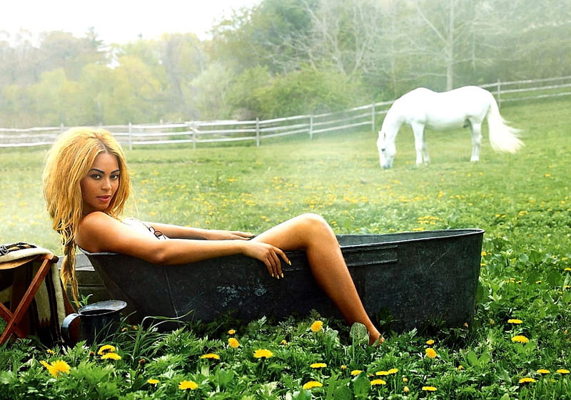 Cowgirl Beyonce..., Beyonce, boots, outdoors, women, bathtub, girls, blondes, hats, female, models, ranch, fun, horses, cowgirls, fashion, western, style, HD wallpaper