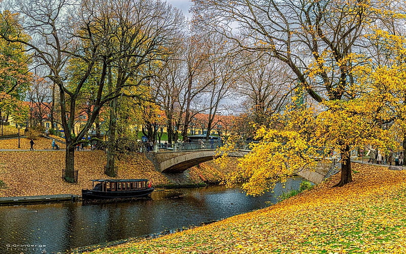 Autumn in Riga, Latvia, boat, autumn, Riga, bridge, canal, Latvia, park, trees, HD wallpaper