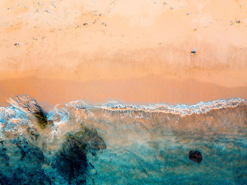 drone shot of beach and body of water on brown sand, HD wallpaper