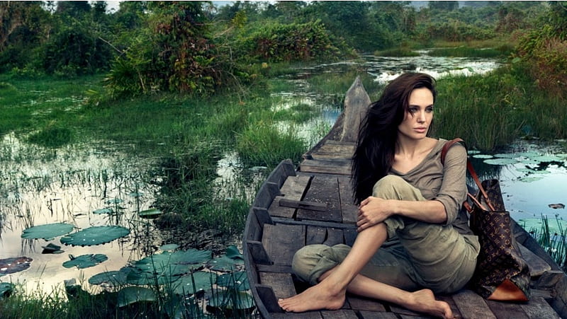 Angelina Jolie On Boat, angelina-jolie, celebrities, hoot, HD wallpaper