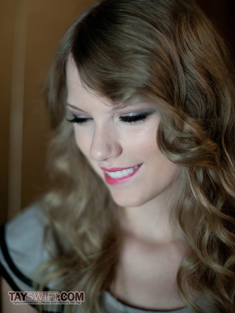 Taylor Swift, women, blonde, singer, long hair, face, indoors, smiling, biting lip, HD phone wallpaper