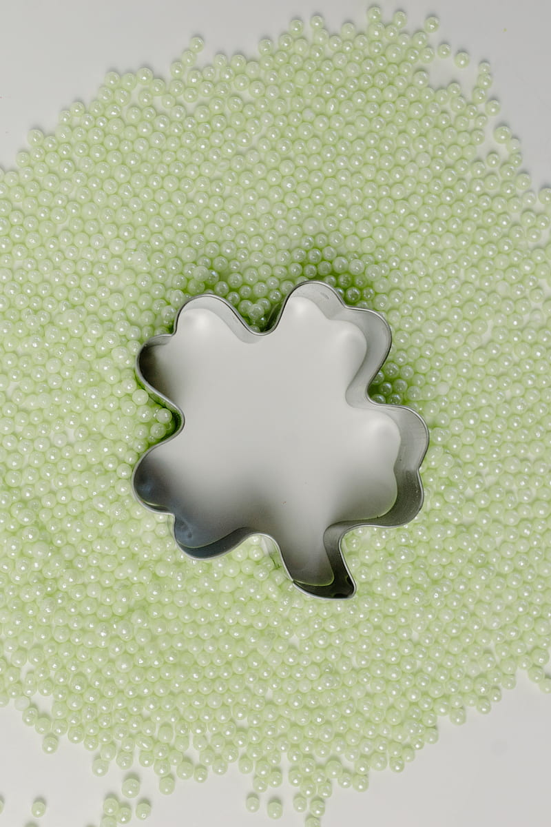White and Green Plastic Toy, HD phone wallpaper
