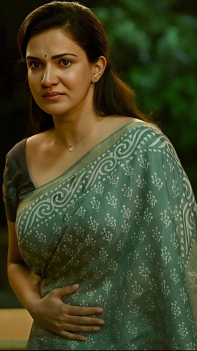Honey Rose, malayalam actress, saree beauty, HD phone wallpaper | Peakpx