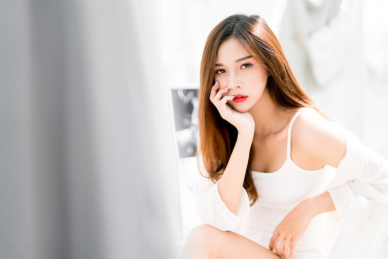 woman wearing lingerie sitting on bed, HD wallpaper