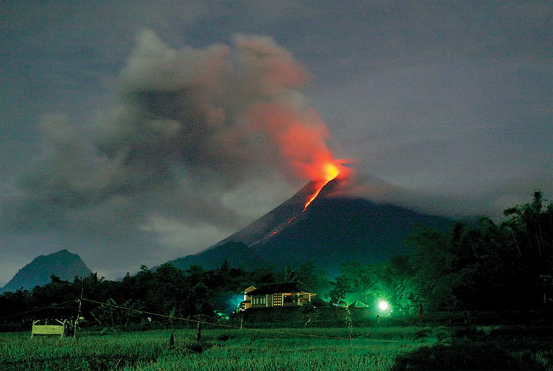 Volcano, mountain, firey, eruption, ash, lava, hot, melting, HD wallpaper