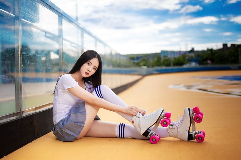 Asian Beauty putting on her Roller Skates, model, asian, brunette, skirt, roller skates, socks, HD wallpaper