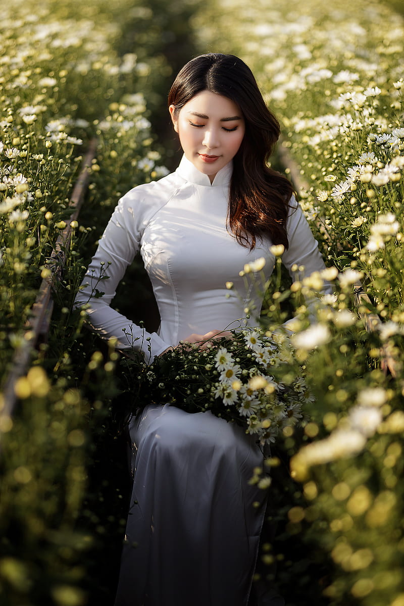 Asian, áo dài, Vietnam dress, flowers, depth of field, sunlight, women, long hair, Vietnam, HD phone wallpaper